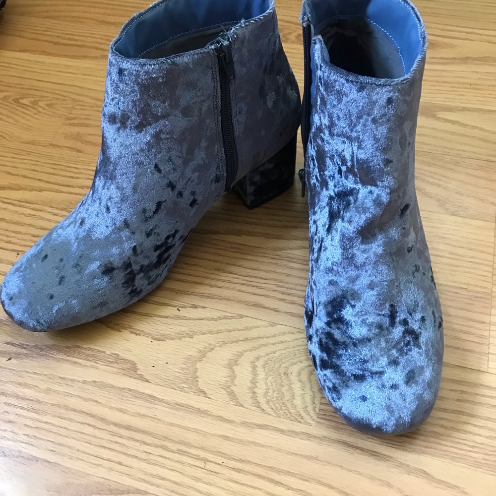 Light blue velvet booties